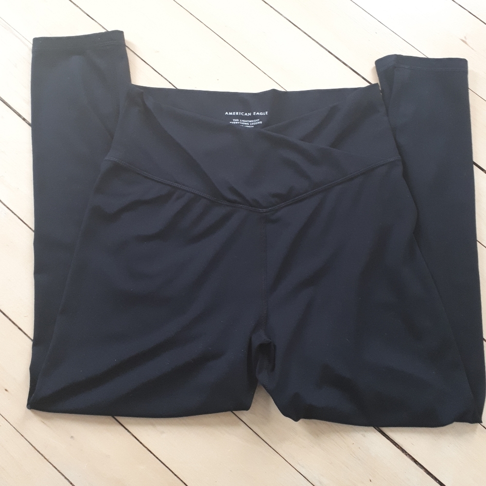 American Eagle Crossover Leggings